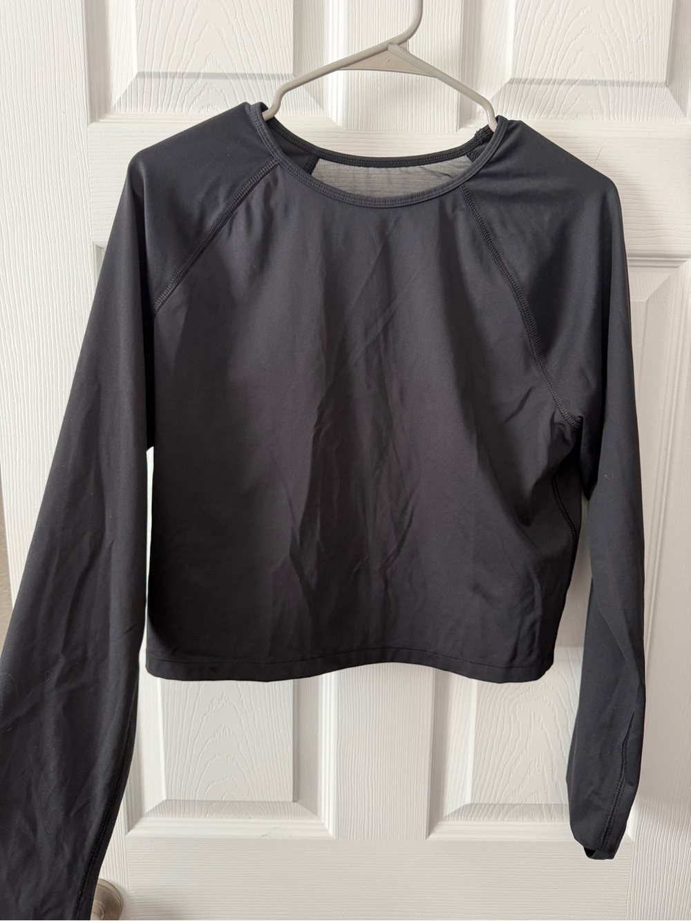 Women's Black Cropped Long-Sleeve Active Top